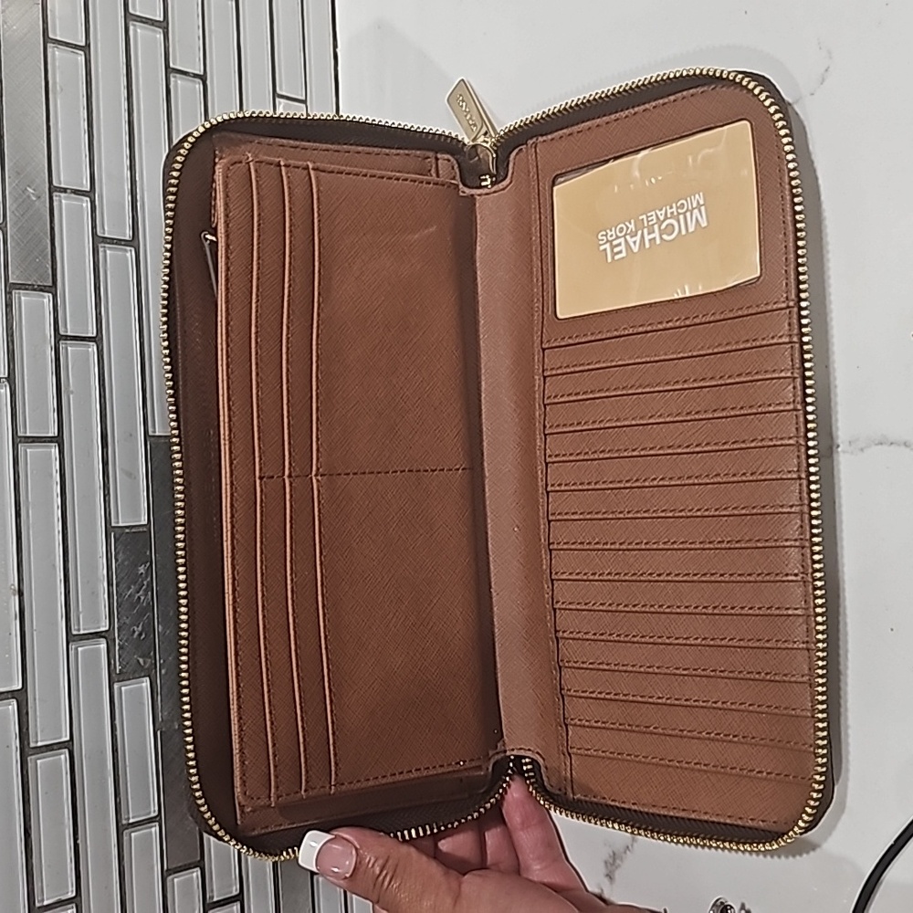 Michael Kors long wallet - Picture 4 of 6